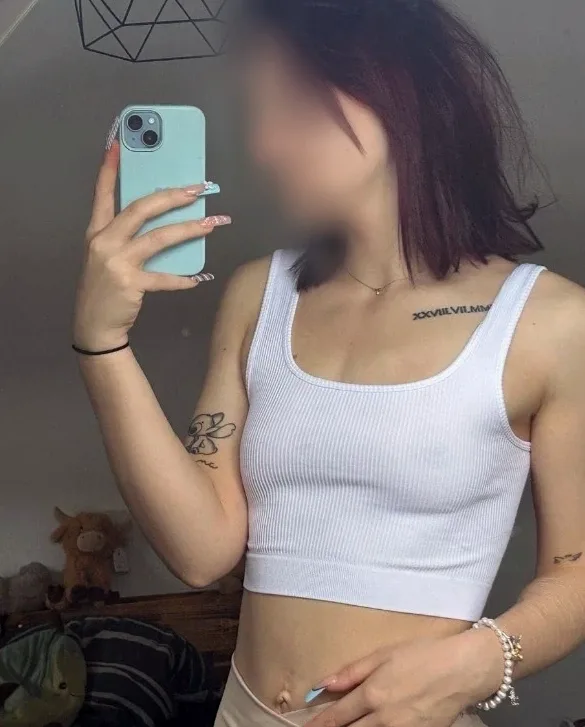Julia, 23 años